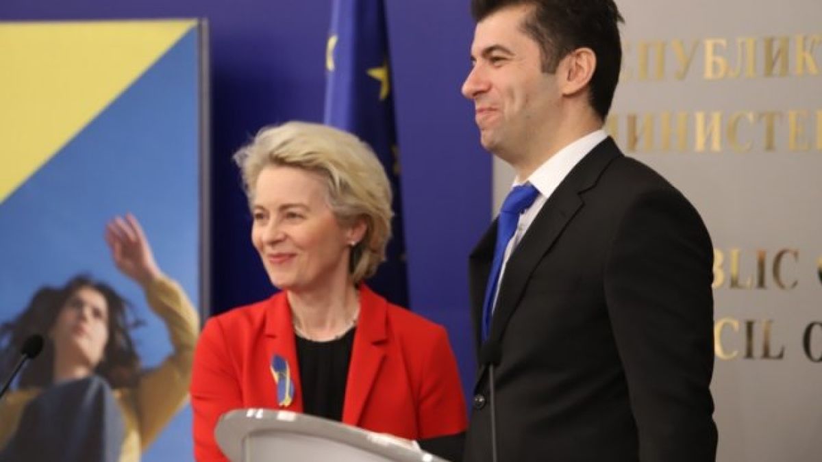 Урумов: Урсула фон дер Лайен е в паника заради записа на Кирил и Асен