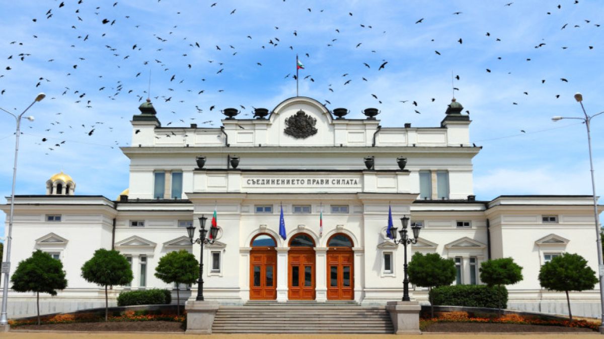 Експерти съветват за партийно неутрален кабинет