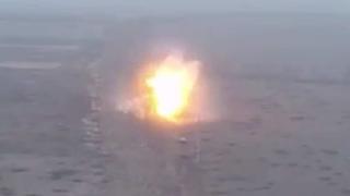 ВИДЕО от войната: Руски дрон-камикадзе унищожава техниката на ВСУ