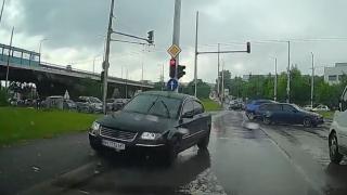 Шофьор събра погледите на столичани с дивотия на пътя СНИМКИ