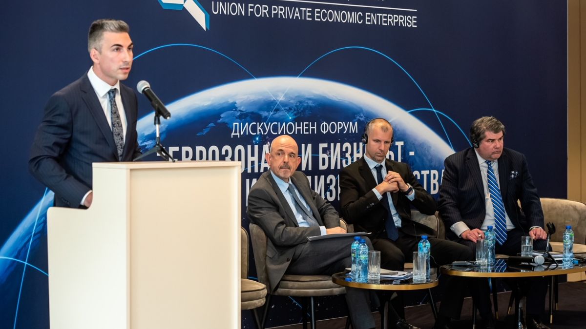 Международни експерти: България няма време за губете по пътя за Еврозоната 