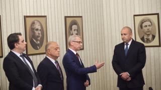 От ПП порязаха варианта за експертен кабинет и отново съзряха Москва във всичко