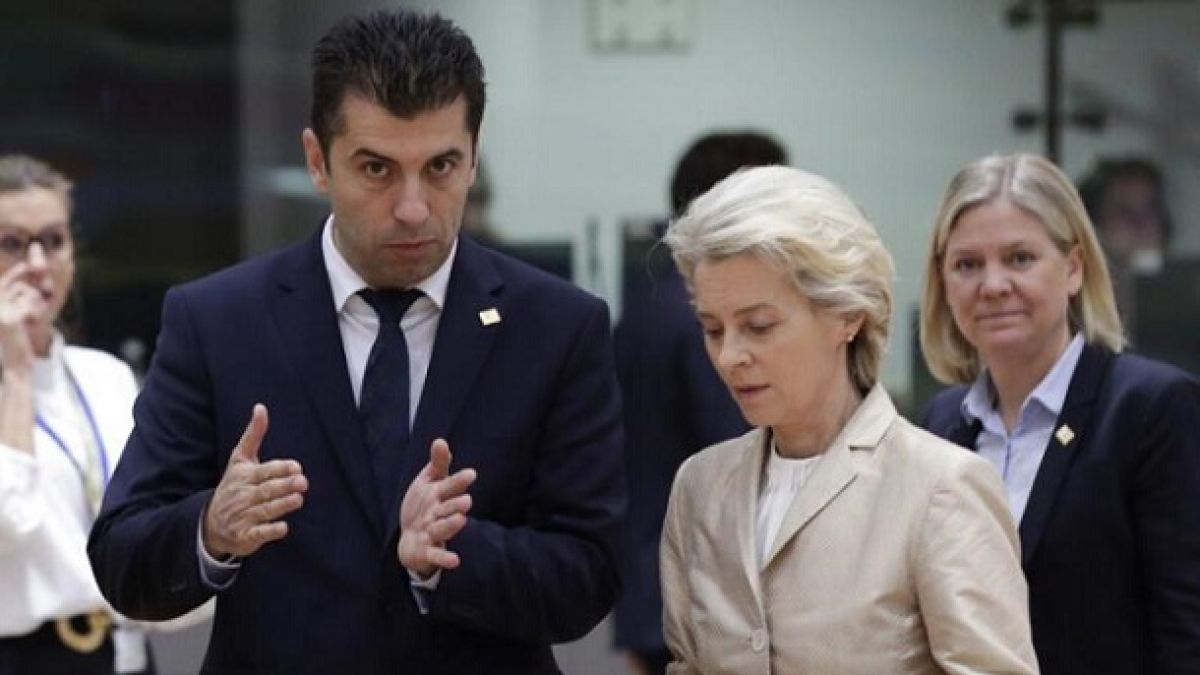 Голям срам за Кирил Петков в Братислава, ето как Урсула го натирила