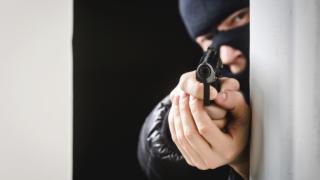 Боядисан обирджия нахлу в магазина на Катя в Благоевград, но му си случи случка 