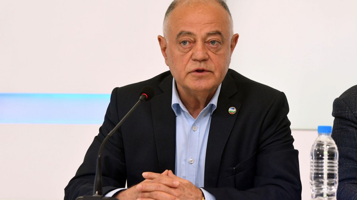 Ген. Атанасов размаха пръст на Гешев заради Борисов, заподозря го в...
