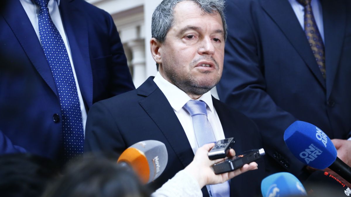 Тошко Йорданов: Тук е пълно с лъжци, интересчии и страхливци