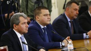 Човек на Слави захапа Гешев след прощалните му думи