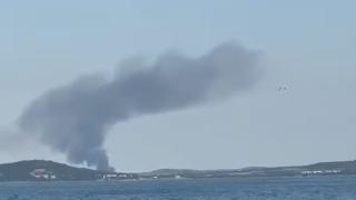 Извънредно: Огромен пожар се изви над радиоактивния плаж Вромос ВИДЕО