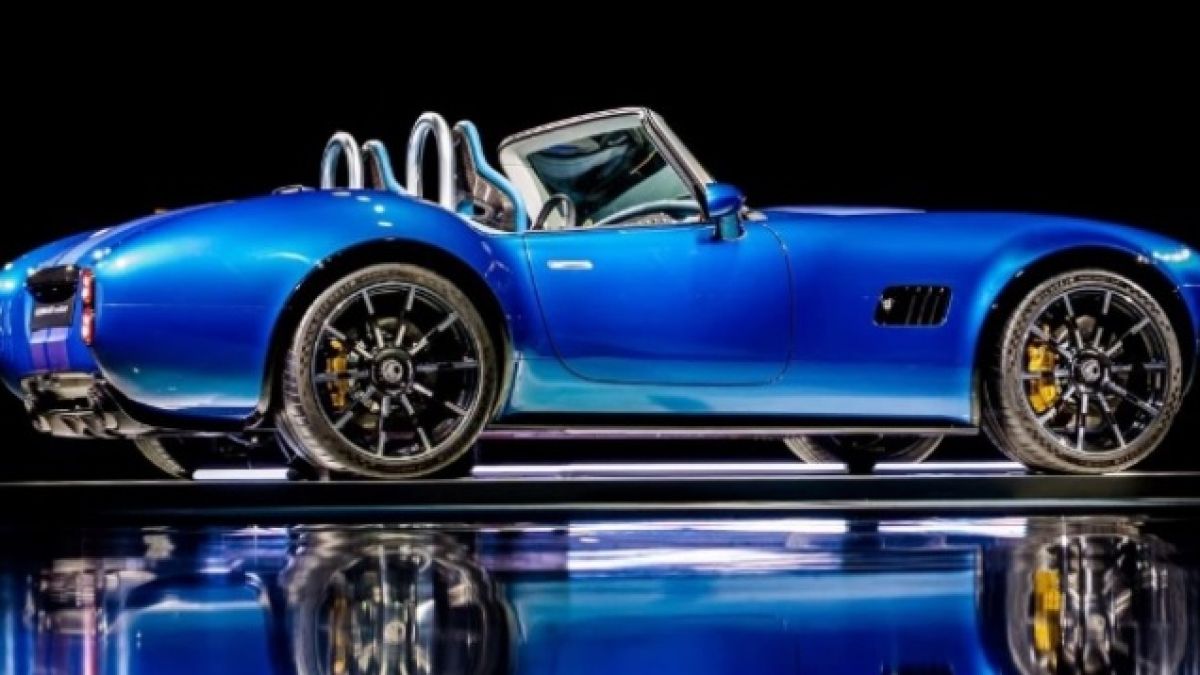 Легендата се завръща: Показаха новата AC Cobra СНИМКИ