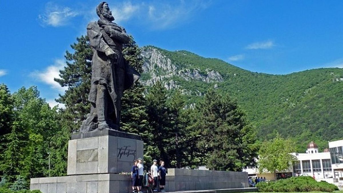Ден на Ботев и на загиналите за свободата и независимостта на България. Поклон!
