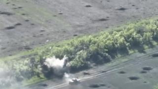 ВИДЕО от войната: Танкове на ВСУ щурмуваха руските позиции в района на Бахмут
