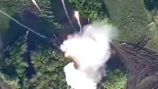 ВИДЕО от войната: Антидронова мрежа не спаси украински ЗРК "Бук" от удар на "Ланцет"