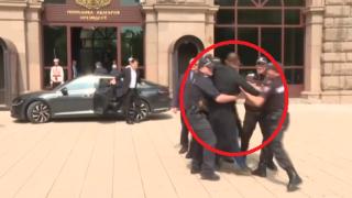 Само в БЛИЦ! Бикини за Василев и кръст за Петков – това е неуравновесеният нападател на шефовете на ПП ВИДЕО 18+