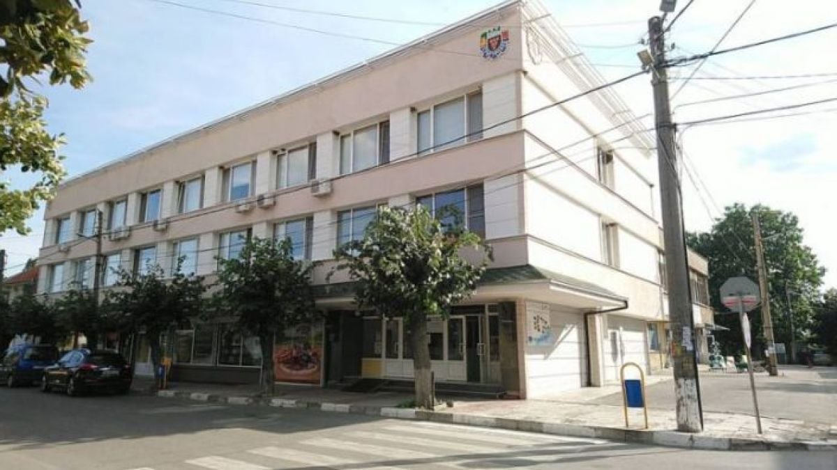 Тъмни облаци надвиснаха над кмета на Сунгурларе и заместника му 