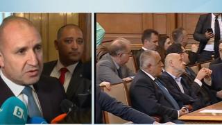 Радев със свирепа атака срещу Борисов и ПП минути преди съдбовното гласуване!