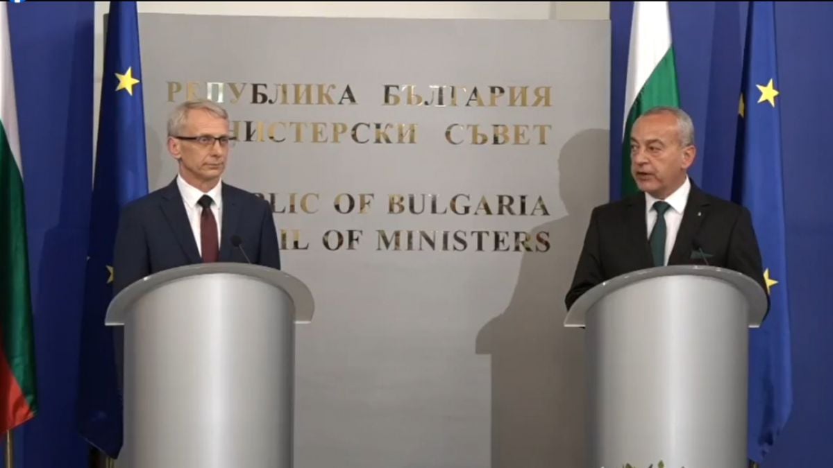 Първи скандал: Денков пое властта и обвини Донев в саботаж на новото правителство