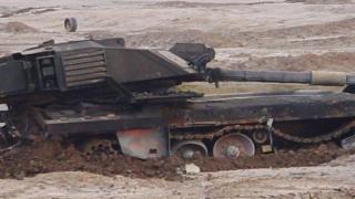 ВИДЕО от войната: Руските военни плениха украински танк "Леопард 2"