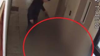 Камери в столичен блок изловиха 24-г. мъж в гнусно престъпление ВИДЕО 18+