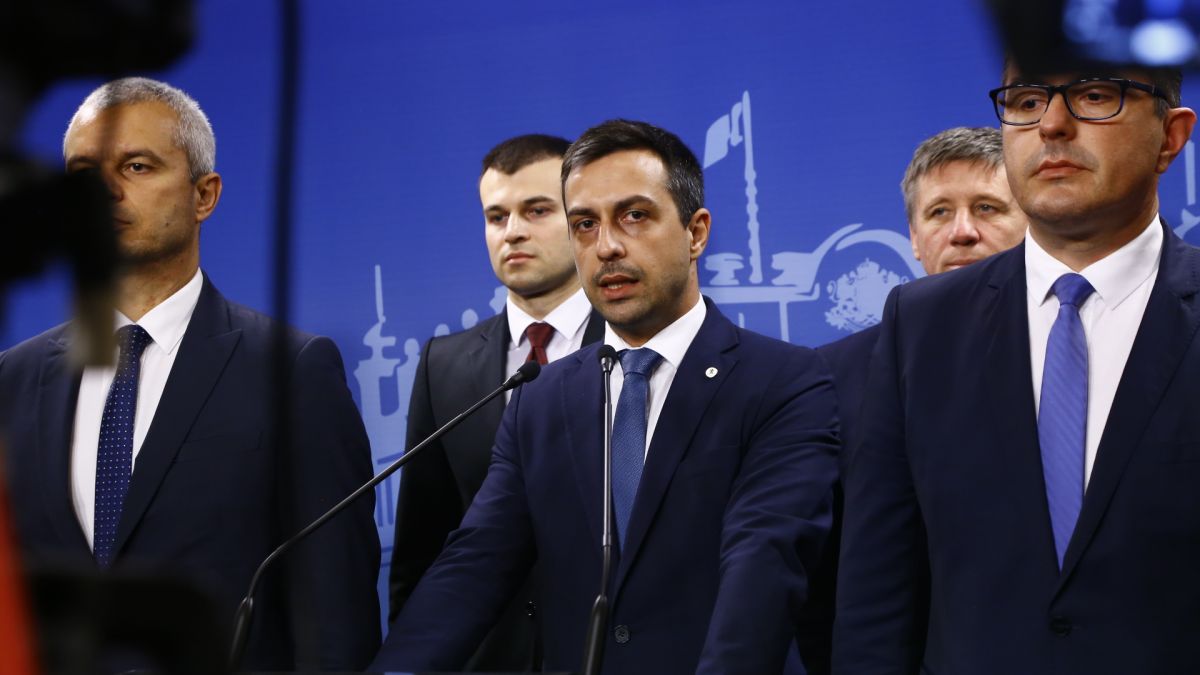 "Възраждане" гласят нещо мащабно заради еврото