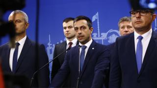 "Възраждане" гласят нещо мащабно заради еврото