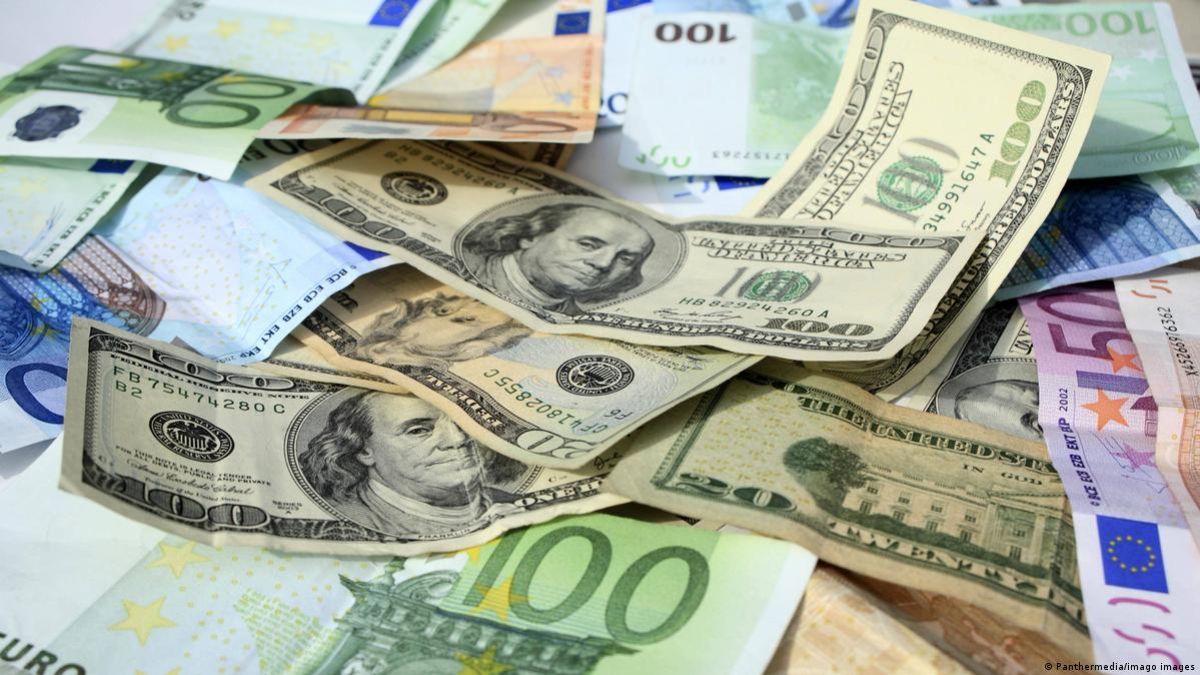 Последни новини за цените на долара, еврото, британския паунд и японската йена 