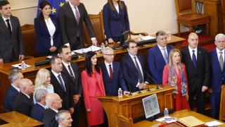 Политолог каза как Радев е причината да се състави правителство и кой е номер едно в него