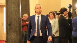 Костадинов учуден защо ПП не го търсят за конституционната реформа