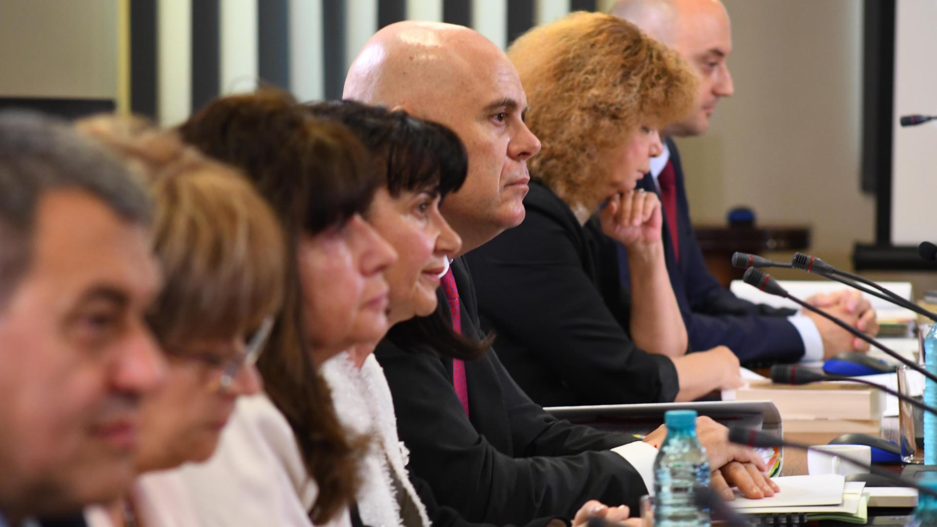 Съдбовен ден за Гешев, ето какво ще правят във ВСС