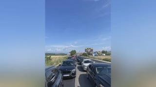Ад на "Кулата", на шофьорите всеки момент ще им кипне СНИМКИ
