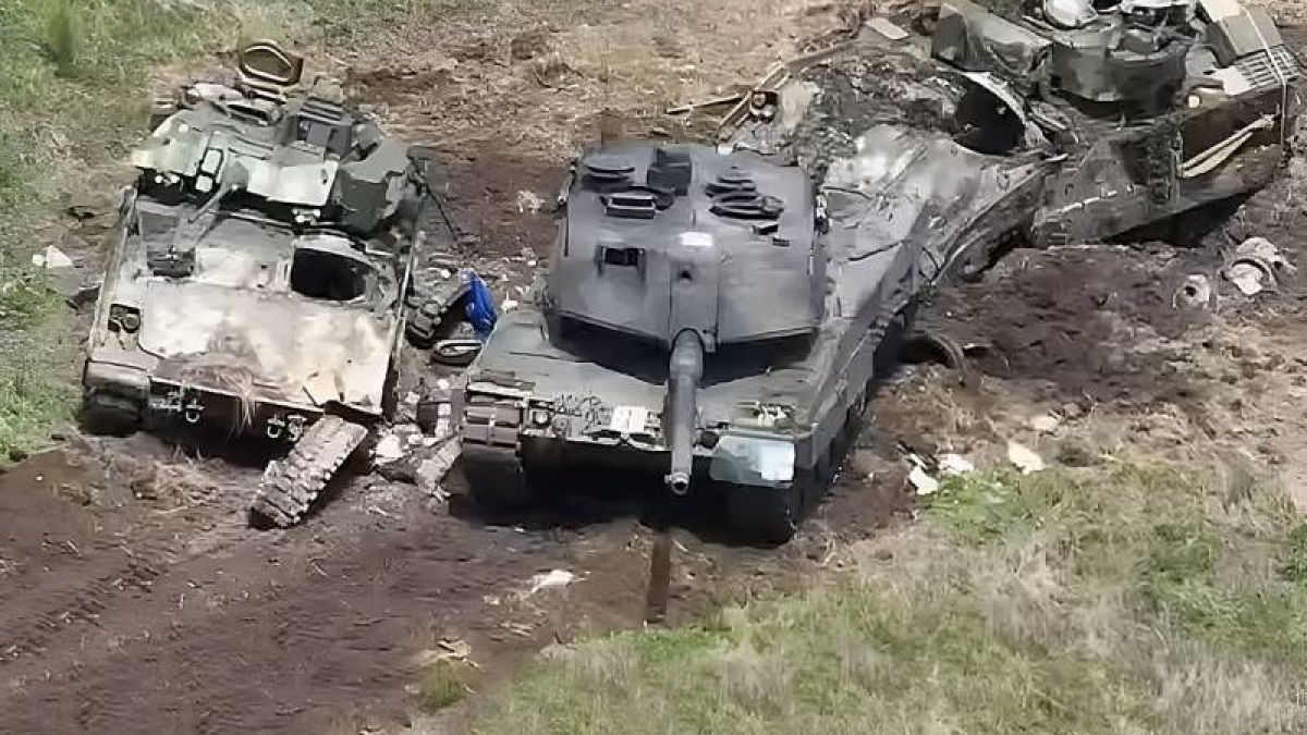ВИДЕО от войната: Показаха гробище от НАТО-вска бронетехника край Запорожие 