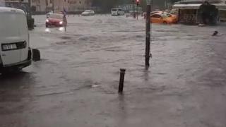 Водно бедствие удари Анкара, небето се продъни ВИДЕО 