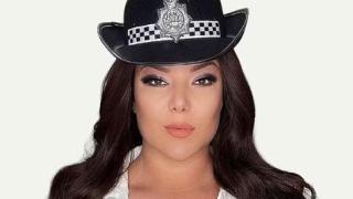 Британска полицайка напусна работа и сега прави луди пари в OnlyFans СНИМКИ 18+