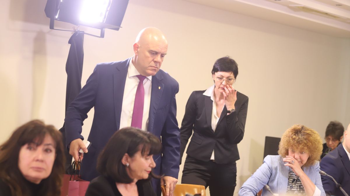 Проф. Киров разясни има ли варианти, с които Гешев да обжалва освобождаването си