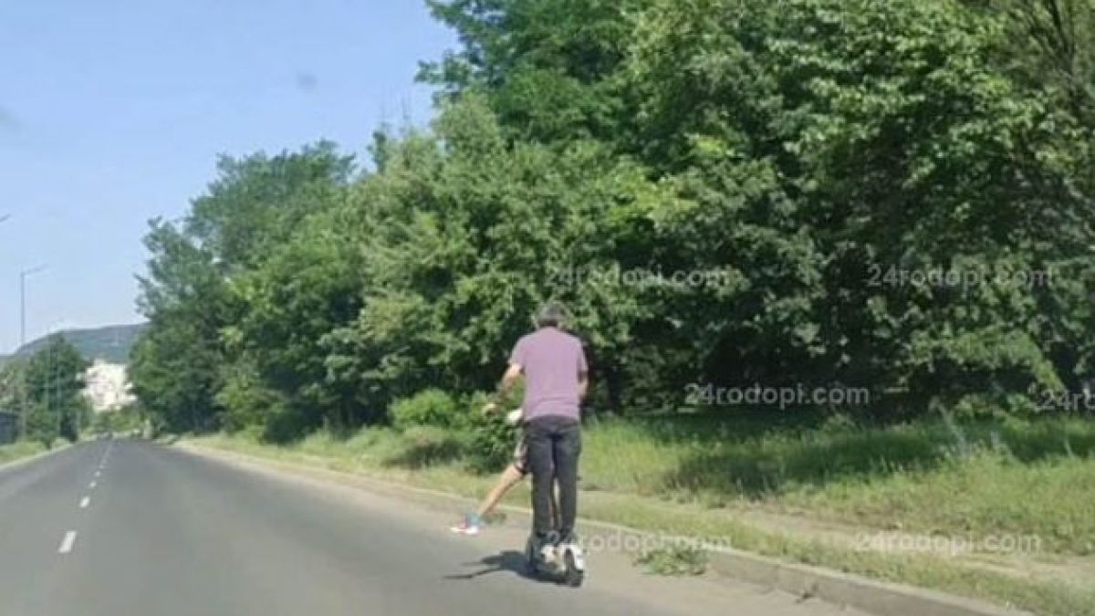 Мъж вози дете на тротинетка, мрежата избухна срещу простотията ВИДЕО