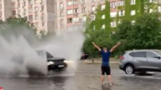 Мрежата се чуди и мае: На какви медикаменти е този ВИДЕО 