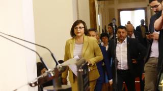Нинова разкри каква оферта е получила от Петков и Иванов