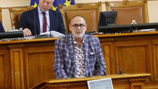 Болници отказали да приемат Любен Дилов, още е в тежко състояние
