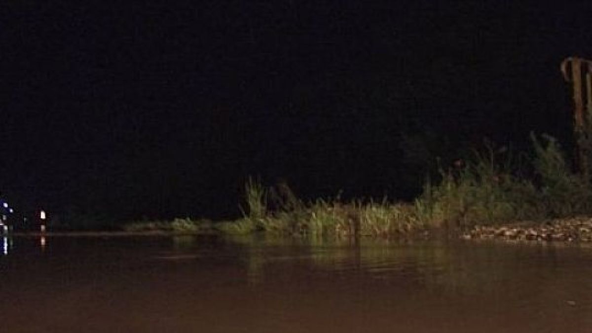 Апокалипсис в софийско село, кални реки го заляха отвсякъде ВИДЕО 