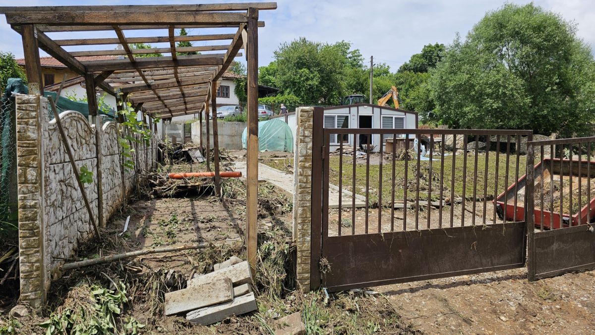 Водният ужас в Софийско няма край! Апокалиптични СНИМКИ