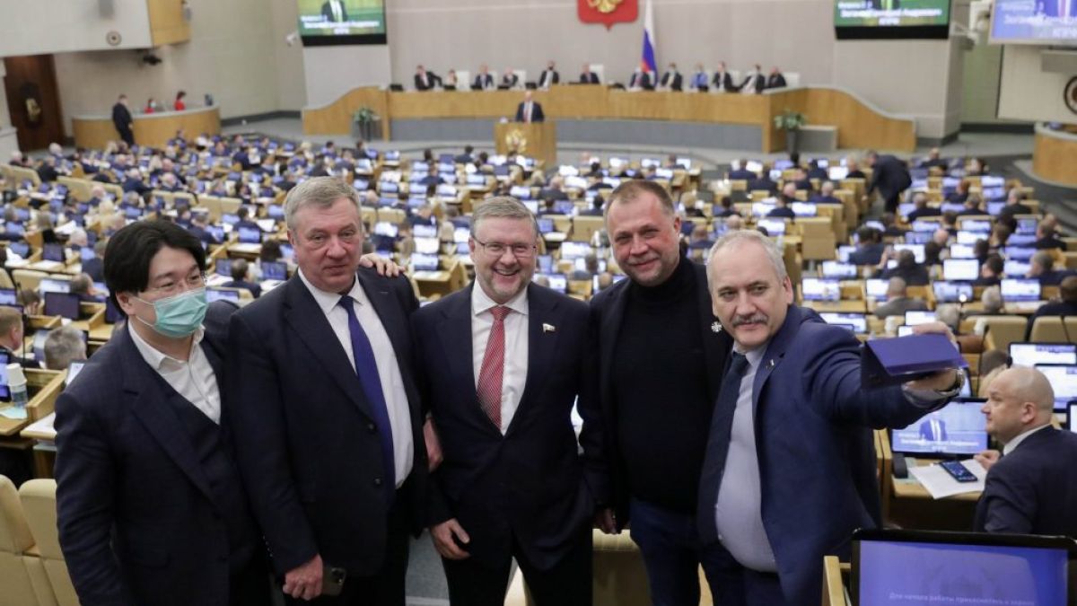 Депутат от руската Дума иска "генетично оръжие" срещу англосаксите 