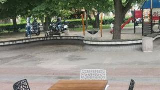 Наглост: Пловдивски мотористи обърнаха детска площадка на... СНИМКИ