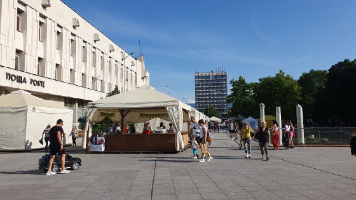 На Главната в Пловдив е страшно, стотици се стекоха заради... ВИДЕО