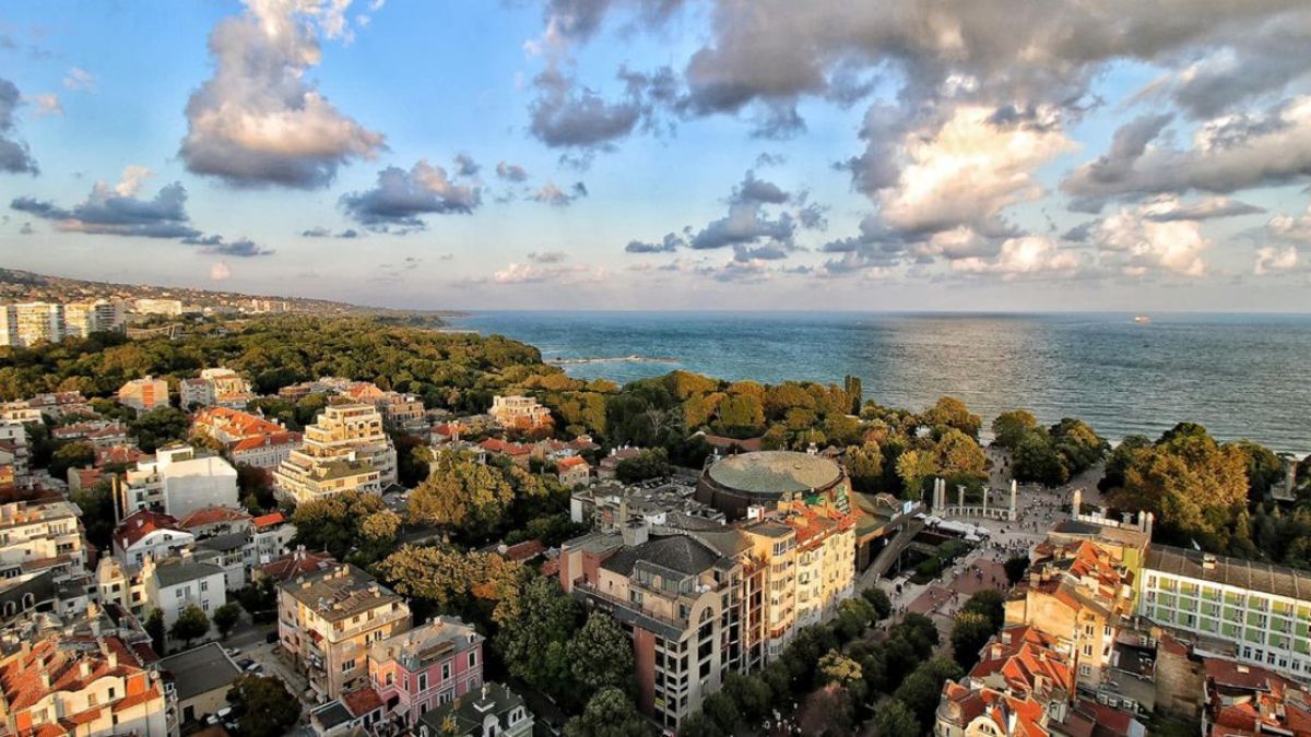 Чудовищно поскъпване на жилищата в този морски град, центърът на София е по-евтин