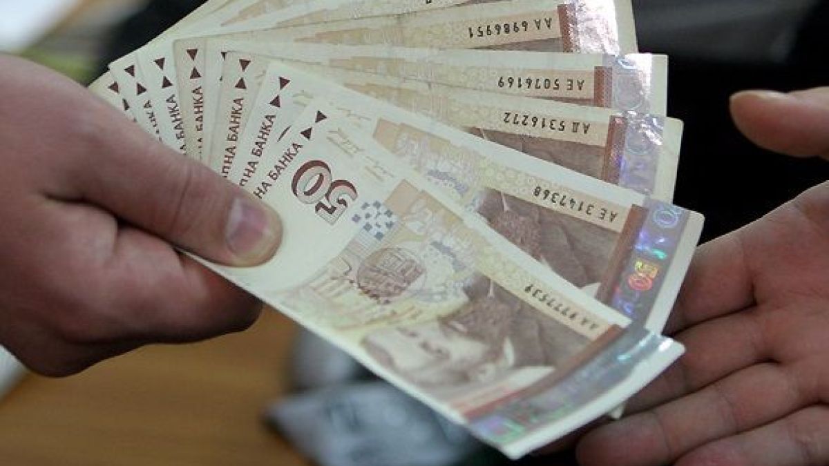 Експерт от КЗП каза какви клаузи се съдържат в договорите за бързи заеми ВИДЕО