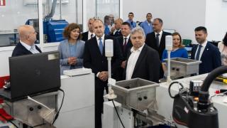 Българска компания отвори голям завод в София, откри го Румен Радев