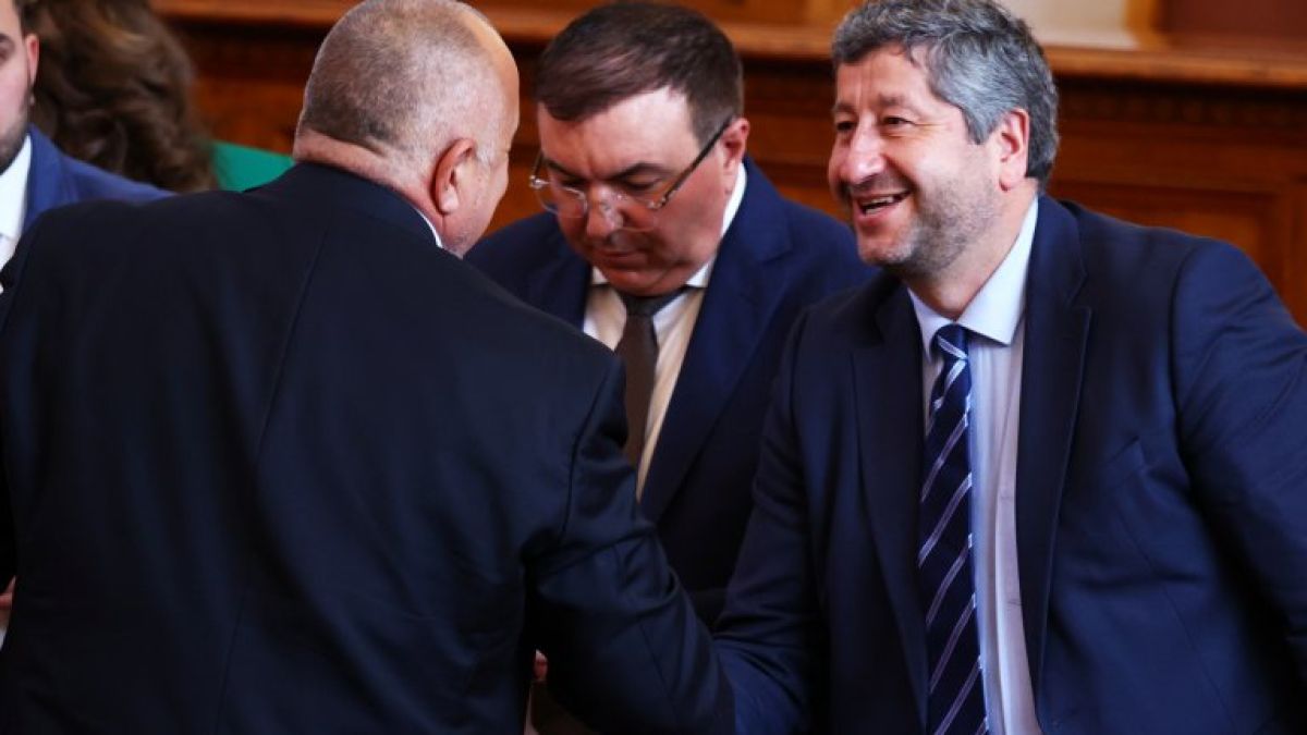 Разкритие на БЛИЦ! Лъсва тайна договорка за София! ПП и ДБ с милионерска номинация...СНИМКА