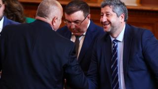 Разкритие на БЛИЦ! Лъсва тайна договорка за София! ПП и ДБ с милионерска номинация...СНИМКА