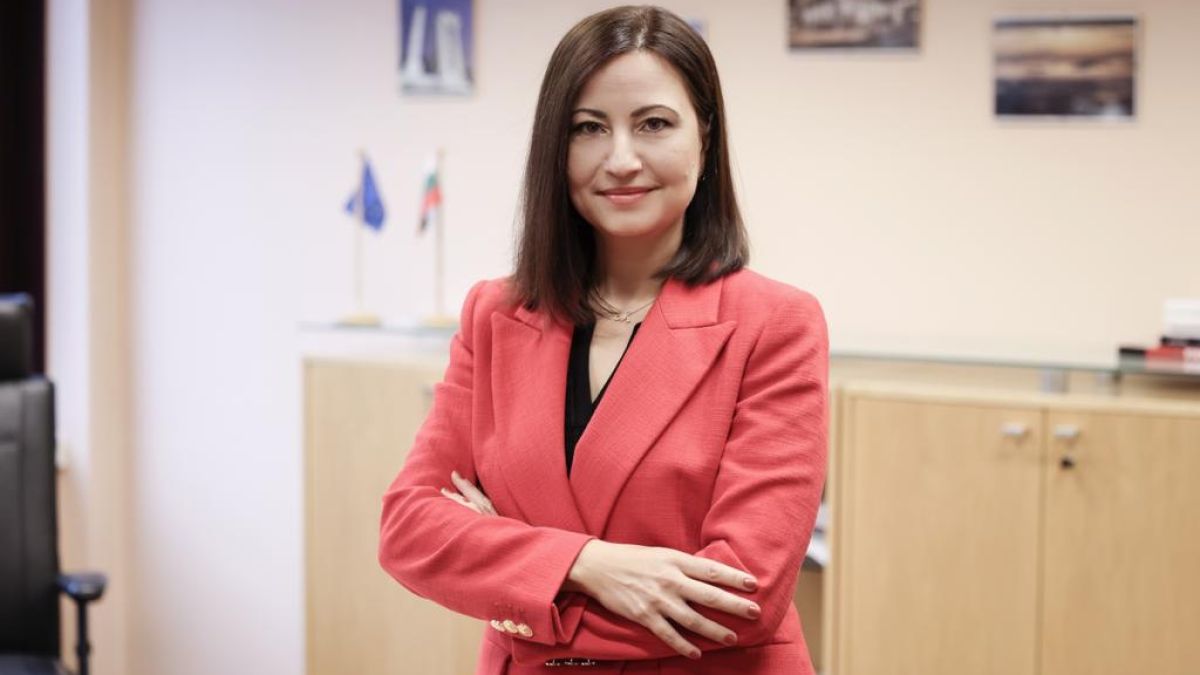 Писаха „Отличен 6“ на Илиана Иванова. Блести в...