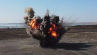 ВИДЕО от войната: Дронове-камикадзе унищожиха военен камион на ВСУ