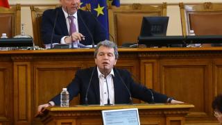 Палава обла пеперудка подпали бесен скандал в парламента! Тошко Йорданов сипе люти закани БЛИЦ TV